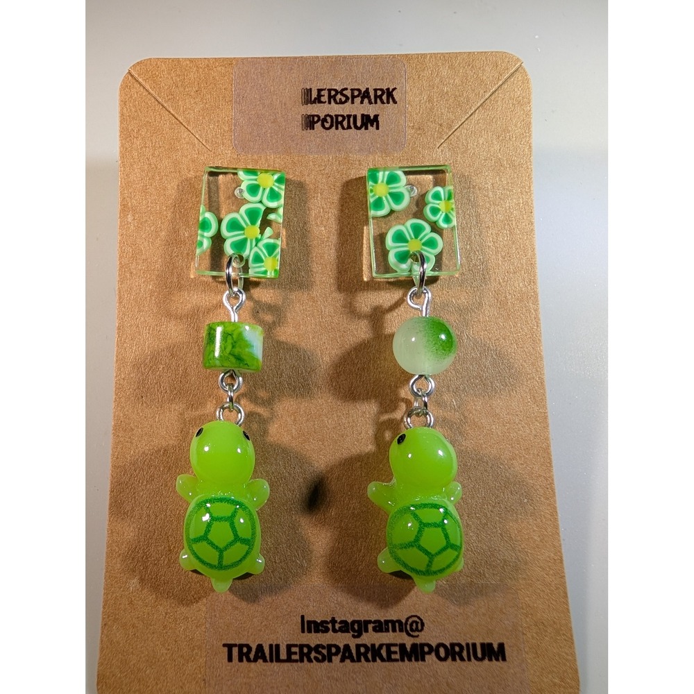 Trailerspark Emporium Green Turtle Dangle Earrings Nickel Free Floral Resin Y2K